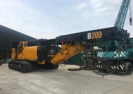 מכונת קידוח כלונסאות B200 של דן קידוחים